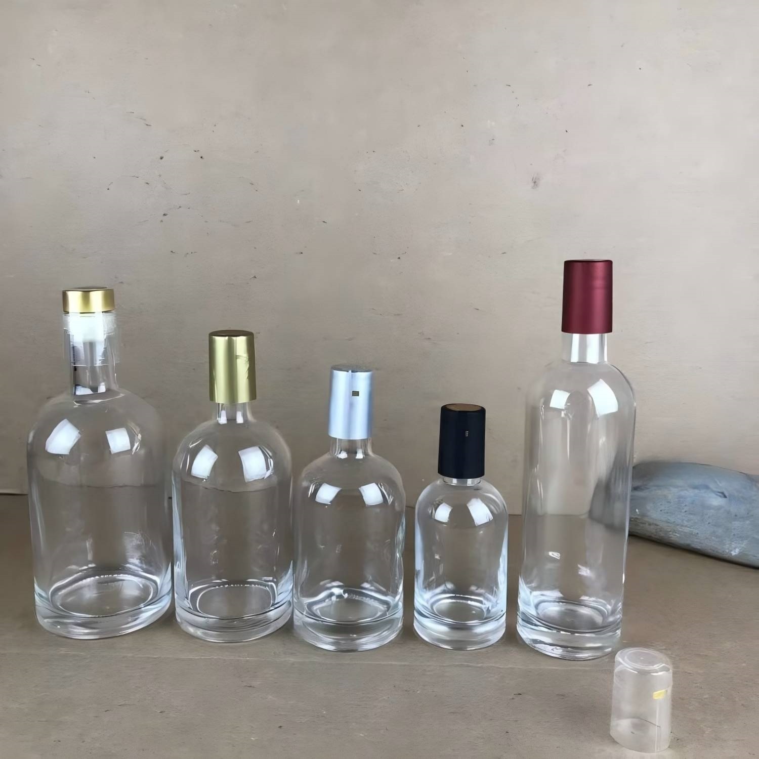 750ml Glass Bottle for Vodka - Premium Clear Glass, Leak-Proof Lid, Eco-Friendly Packaging